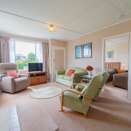 Rustlein Cottage - Te Anau Holiday Home Exterior photo