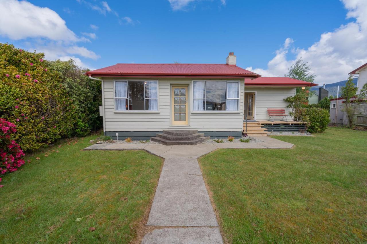Rustlein Cottage - Te Anau Holiday Home Exterior photo